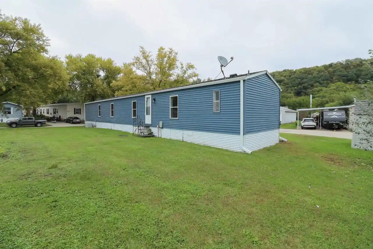 Photo 3 of Single family home for sale at 5101 Whippoorwill Ln, La Crosse, WI 54601 | MLS# 2033001 | Listing updated on 2026-09-18