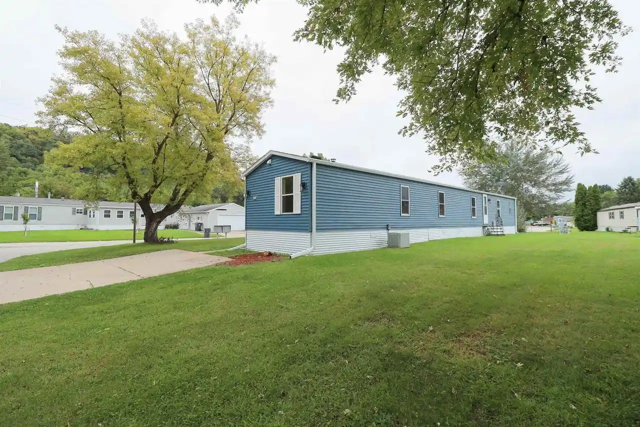 Photo 4 of Single family home for sale at 5101 Whippoorwill Ln, La Crosse, WI 54601 | MLS# 2033001 | Listing updated on 2026-09-18