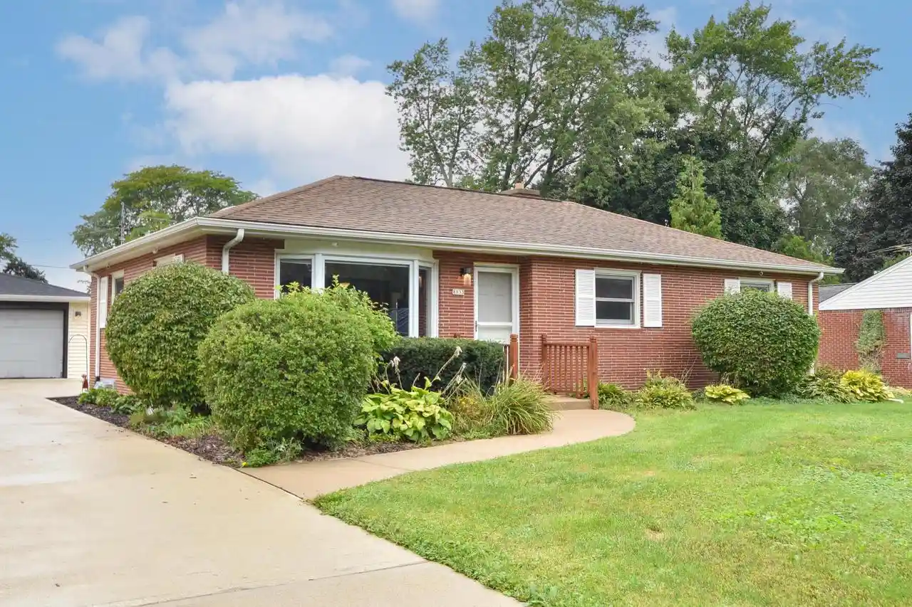 Photo 1 of Single family home for sale at 8935 N Navajo Rd, Milwaukee, WI 53217 | MLS# 1981287 | Listing updated on 2026-09-18