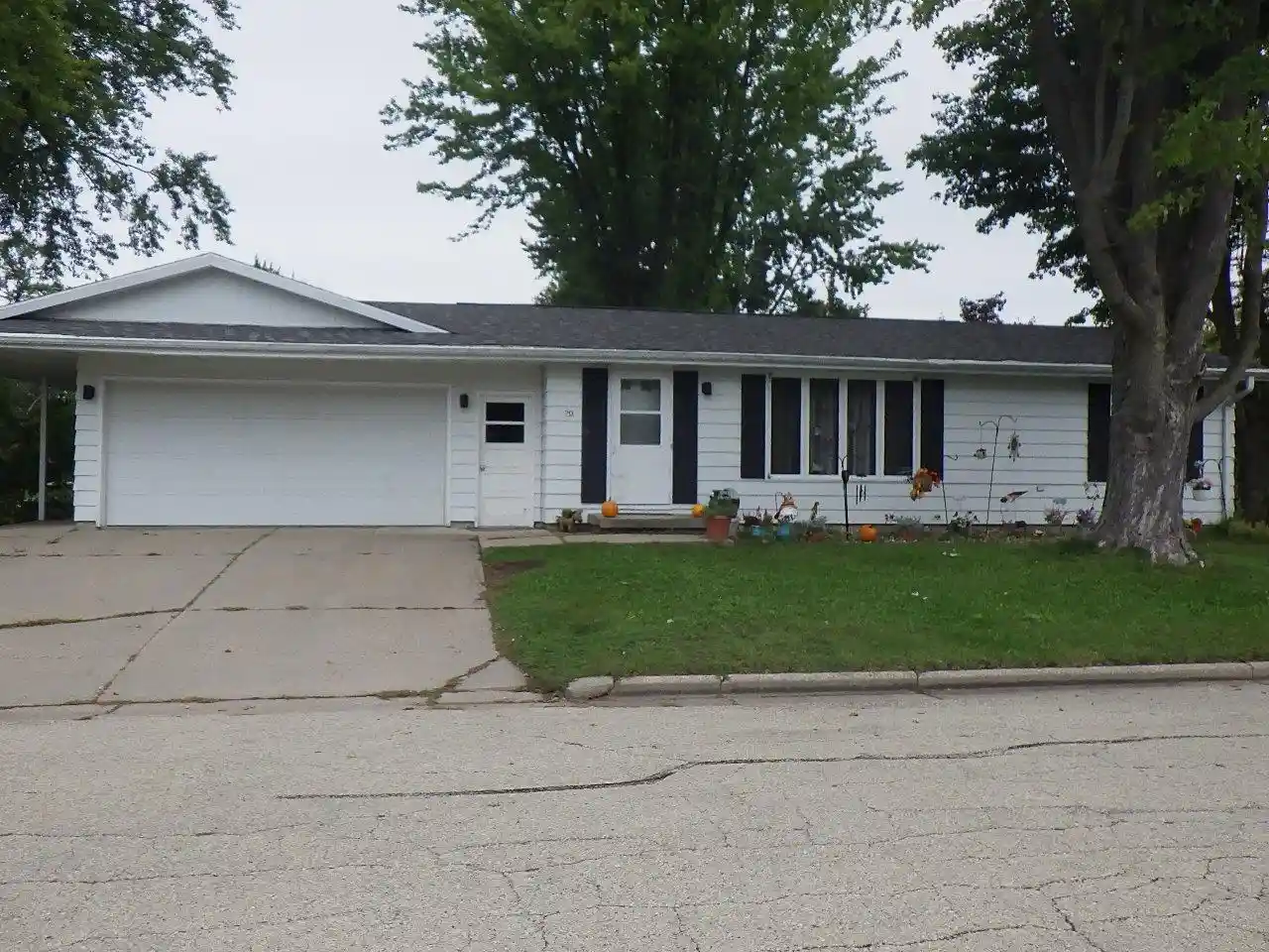 Photo 1 of Multi family home for sale at 70 Grove St, Clintonville, WI 54929 | MLS# 50332942 | Listing updated on 2026-09-18