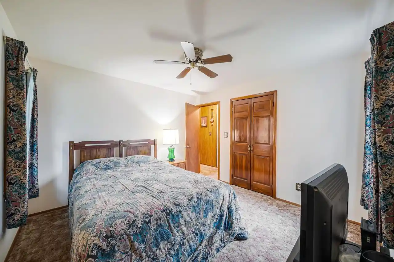 Photo 4 of Single family home for sale at 2124 S Fountain Ave, Appleton, WI 54915 | MLS# 50332938 | Listing updated on 2026-09-21