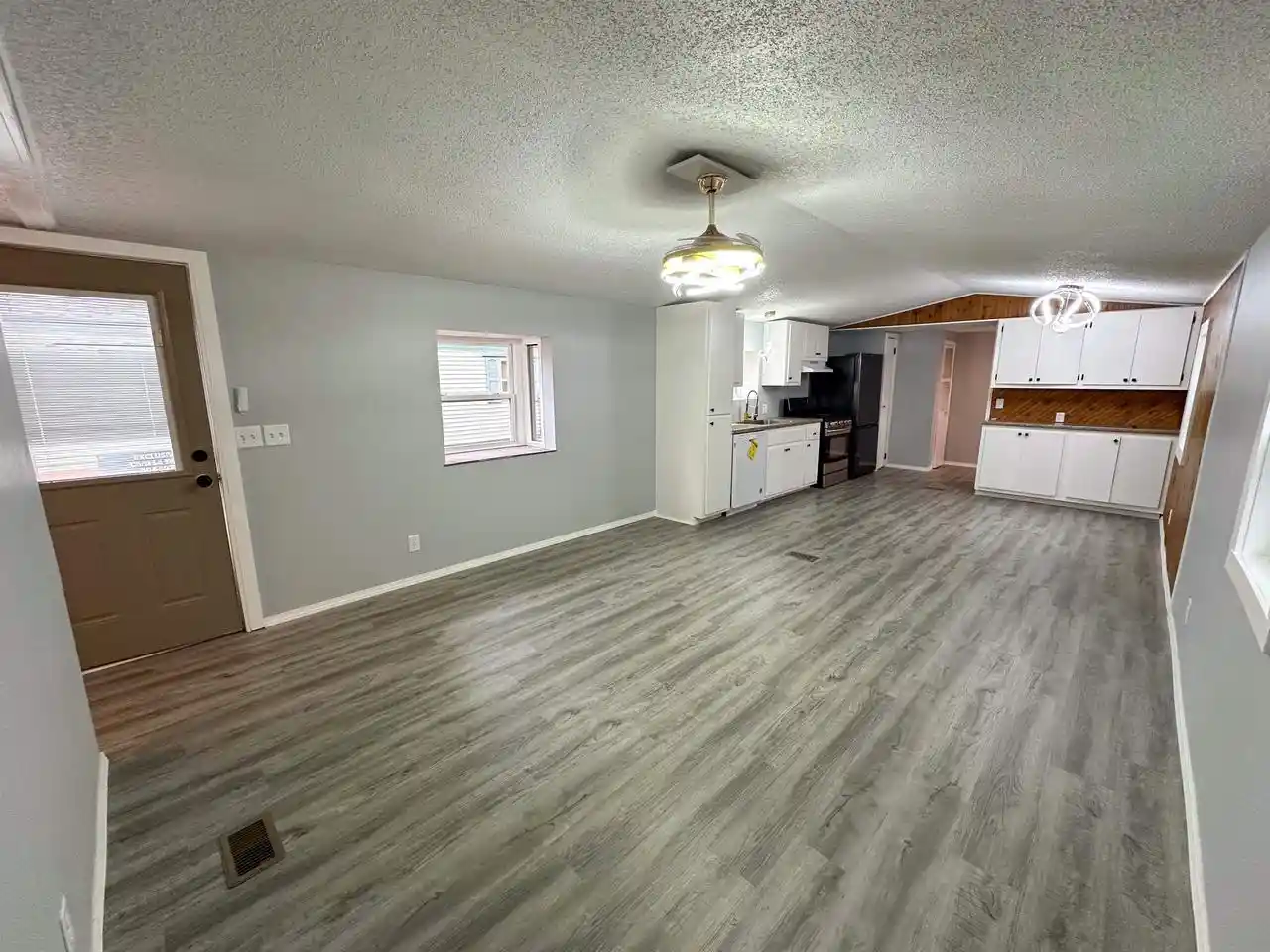 Photo 3 of Single family home for sale at 5322 Sandppiper Ln, La Crosse, WI 54601 | MLS# 2033008 | Listing updated on 2026-09-18