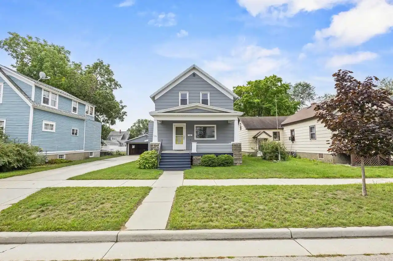 Photo 1 of Single family home for sale at 1123 Garfield Ave, Marinette, WI 54143 | MLS# 50332959 | Listing updated on 2026-09-18