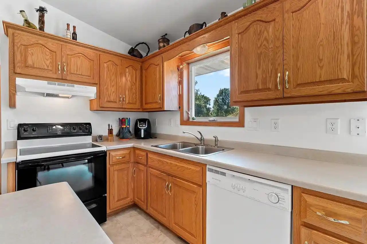 Photo 3 of Single family home for sale at 2570 Gemini Rd, Green Bay, WI 54311 | MLS# 50332943 | Listing updated on 2026-09-22