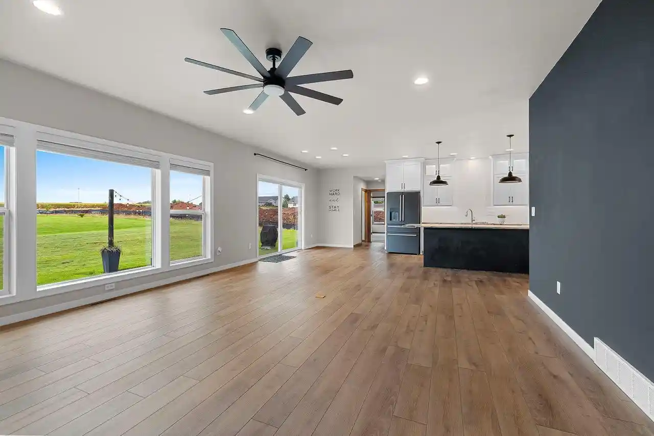 Photo 3 of Single family home for sale at 928 Mendota Dr, Green Bay, WI 54311 | MLS# 50332954 | Listing updated on 2026-09-23