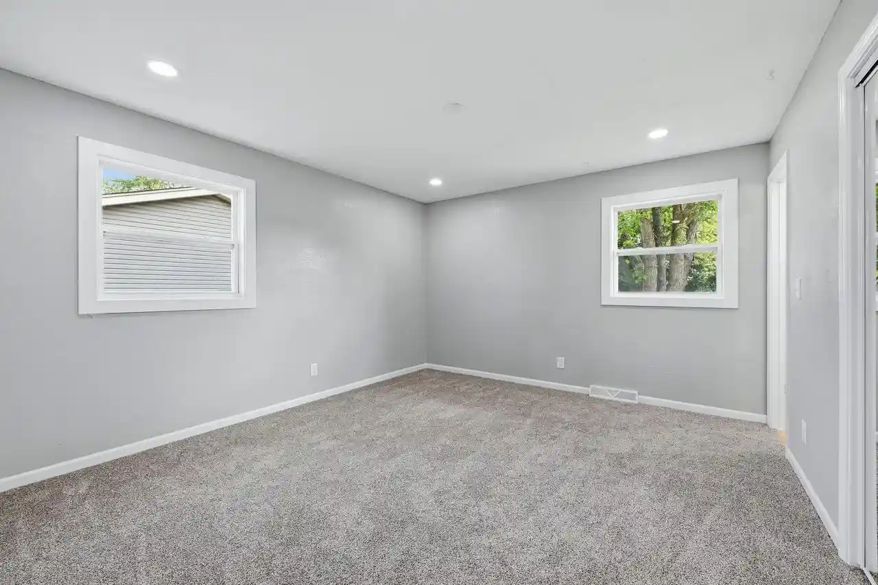 Photo 4 of Single family home for sale at 6901 Middle Rd, Caledonia, WI 53402 | MLS# 1981304 | Listing updated on 2026-09-22