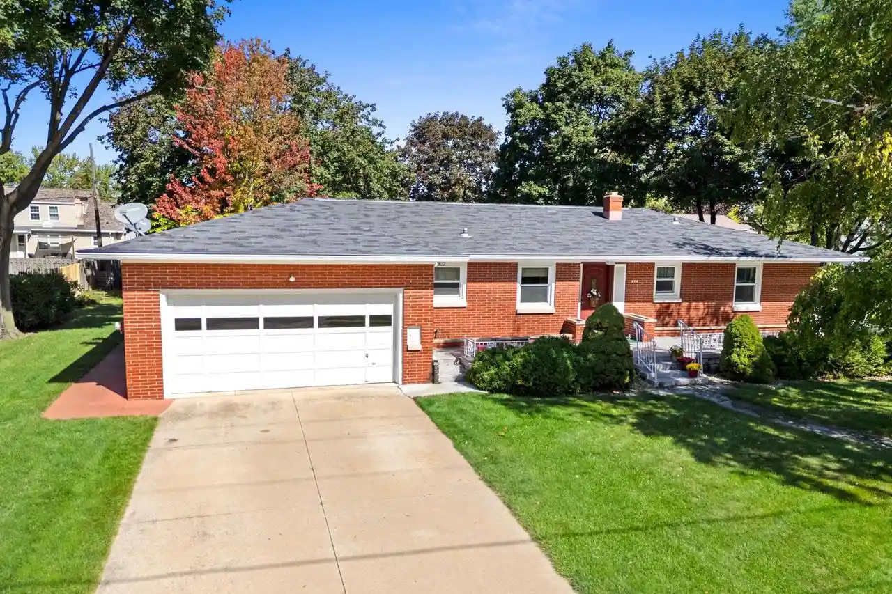 Photo 1 of Single family home for sale at 854 E Cecil St, Neenah, WI 54956 | MLS# 50332916 | Listing updated on 2026-09-20