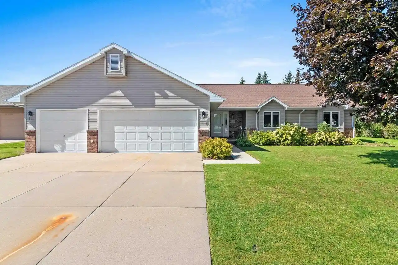 Photo 1 of Single family home for sale at 3529 N Chappell Dr, Appleton, WI 54914 | MLS# 50332953 | Listing updated on 2026-09-18