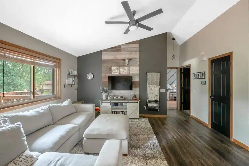 Photo 3 of Sale Pending at 1837 Montana Ave, Sun Prairie, WI 53590 | MLS# 2033013 | Listing updated on 2026-09-26