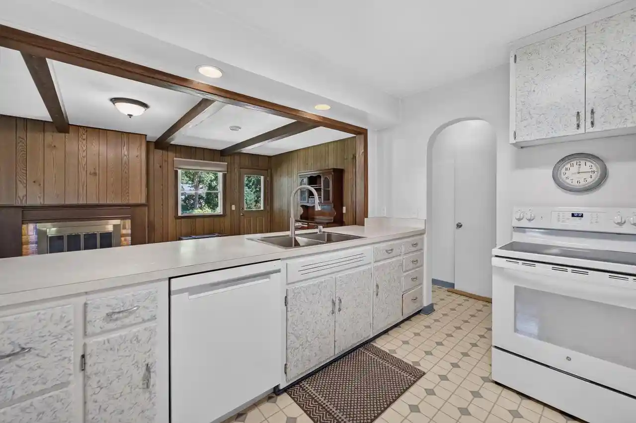 Photo 3 of Single family home for sale at 4318 Tokay Blvd, Madison, WI 53711 | MLS# 2033019 | Listing updated on 2026-10-15