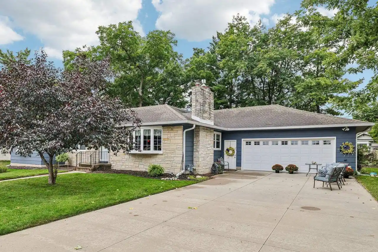 Photo 1 of Single family home for sale at 535 N Willow St, Reedsburg, WI 53959 | MLS# 2033018 | Listing updated on 2026-09-18