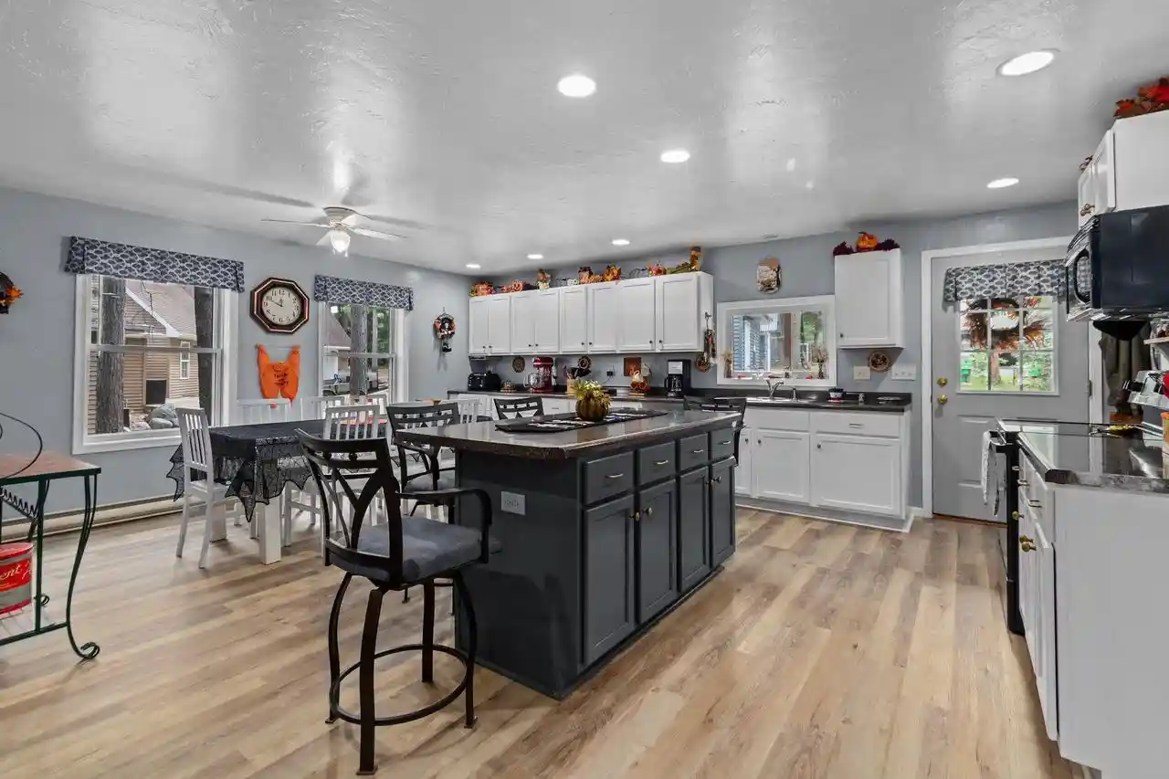 Photo 2 of Single family home for sale at 14434 County Rd Vv, Gillett, WI 54124 | MLS# 50332921 | Listing updated on 2026-09-22