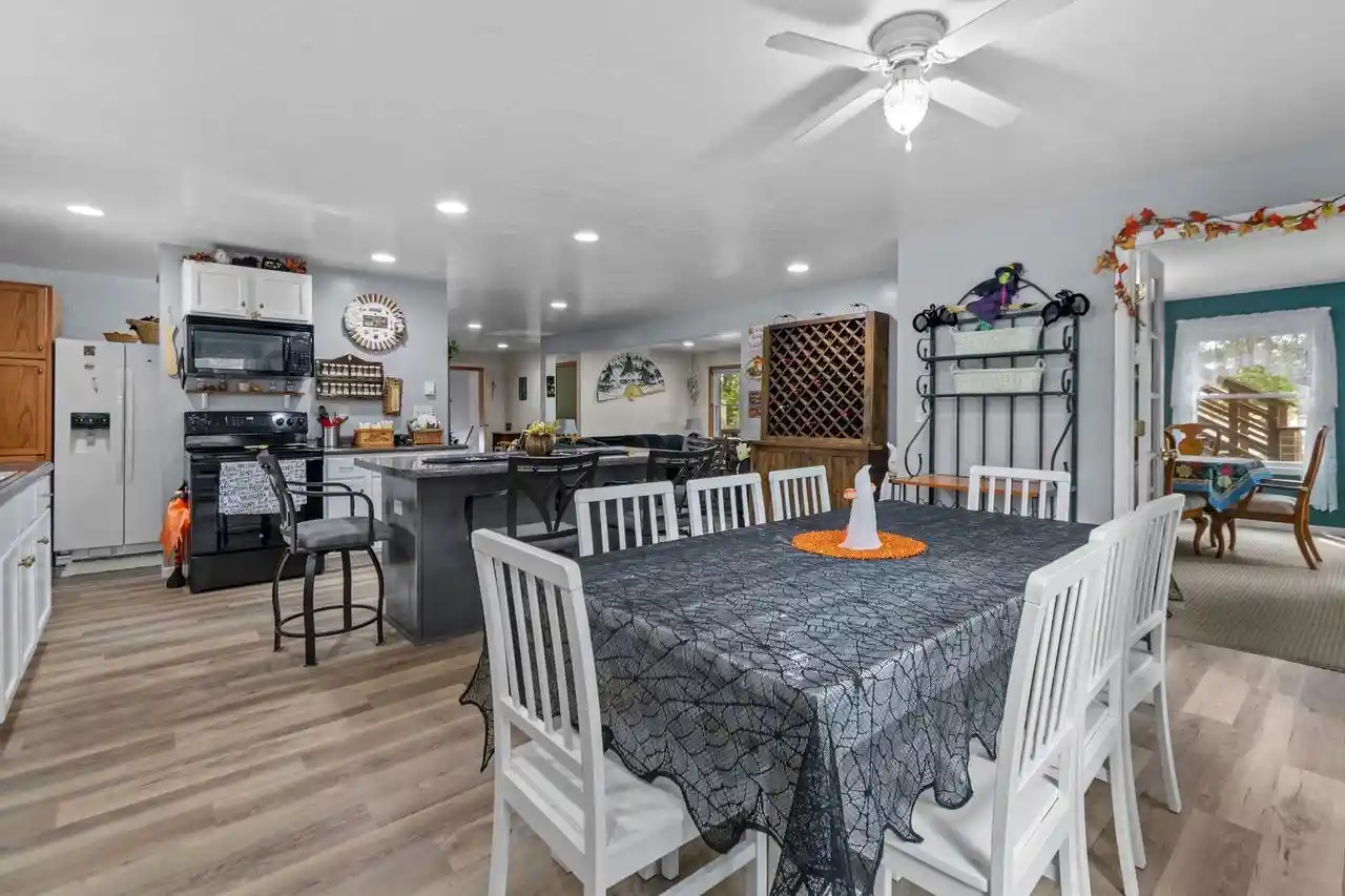 Photo 3 of Single family home for sale at 14434 County Rd Vv, Gillett, WI 54124 | MLS# 50332921 | Listing updated on 2026-09-22