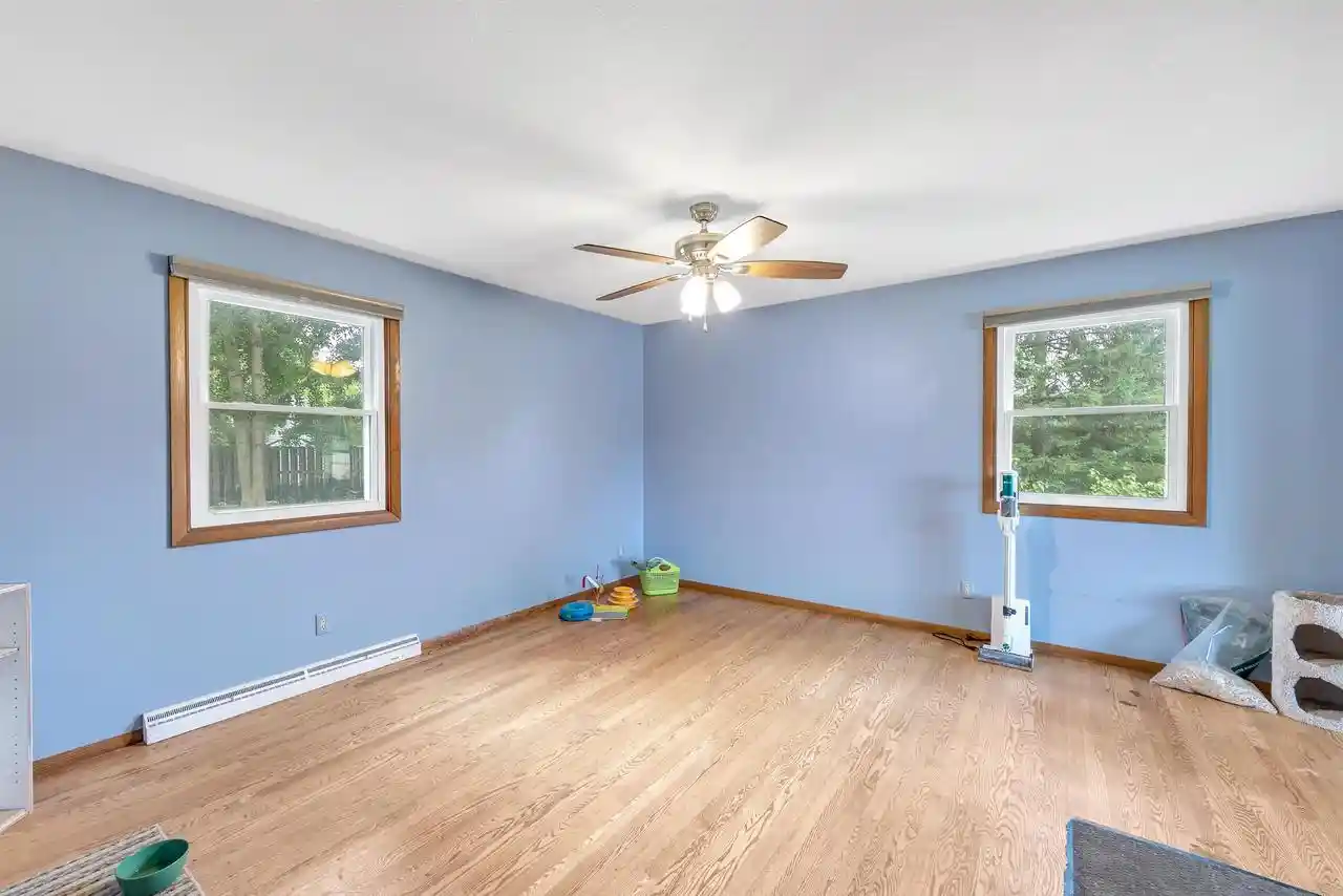 Photo 3 of Single family home for sale at 127 W Capitol Dr, Appleton, WI 54911 | MLS# 50332967 | Listing updated on 2026-09-18