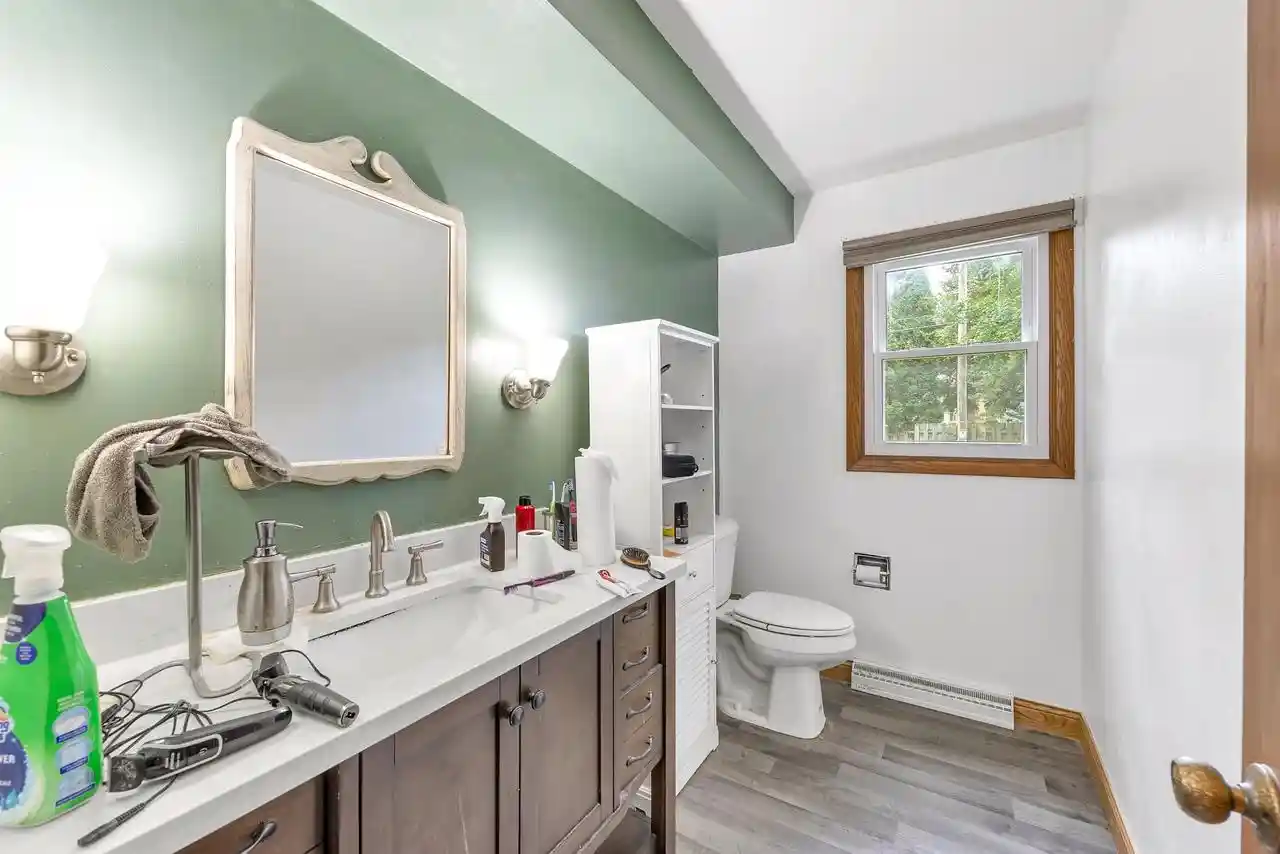 Photo 4 of Single family home for sale at 127 W Capitol Dr, Appleton, WI 54911 | MLS# 50332967 | Listing updated on 2026-09-18