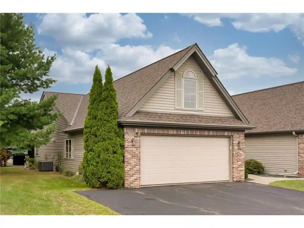 Photo 2 of Single family home for sale at 1913 Stone Crk, Hudson, WI 54016 | MLS# 7145528 | Listing updated on 2026-09-24