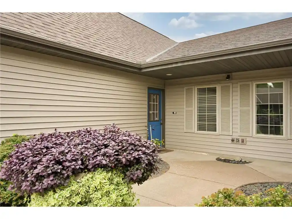 Photo 3 of Single family home for sale at 1913 Stone Crk, Hudson, WI 54016 | MLS# 7145528 | Listing updated on 2026-09-24