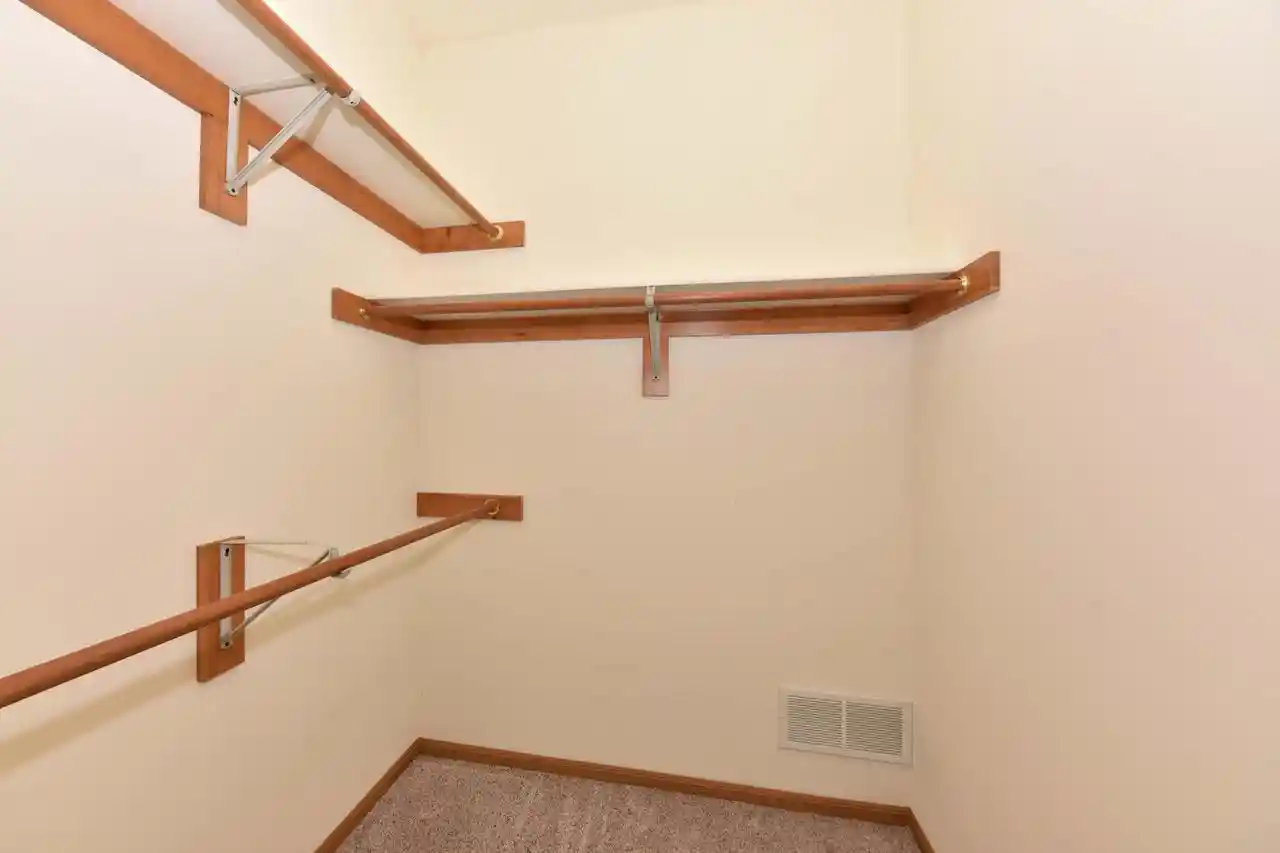 Listing Photo 5 - Condo for sale in building located at 2074 Pine Ridge Ct, Grafton, WI 53024 - Unit #G