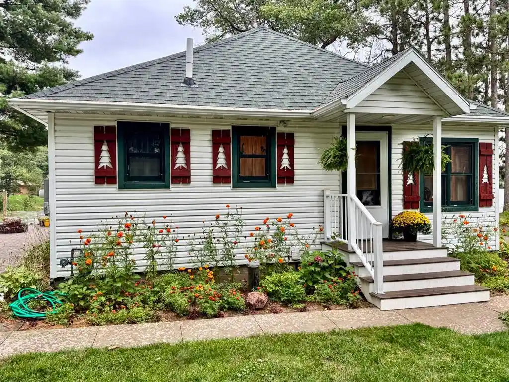 Photo 4 of Single family home for sale at 865 23 7/8 St, Chetek, WI 54728 | MLS# 1605045 | Listing updated on 2026-09-24