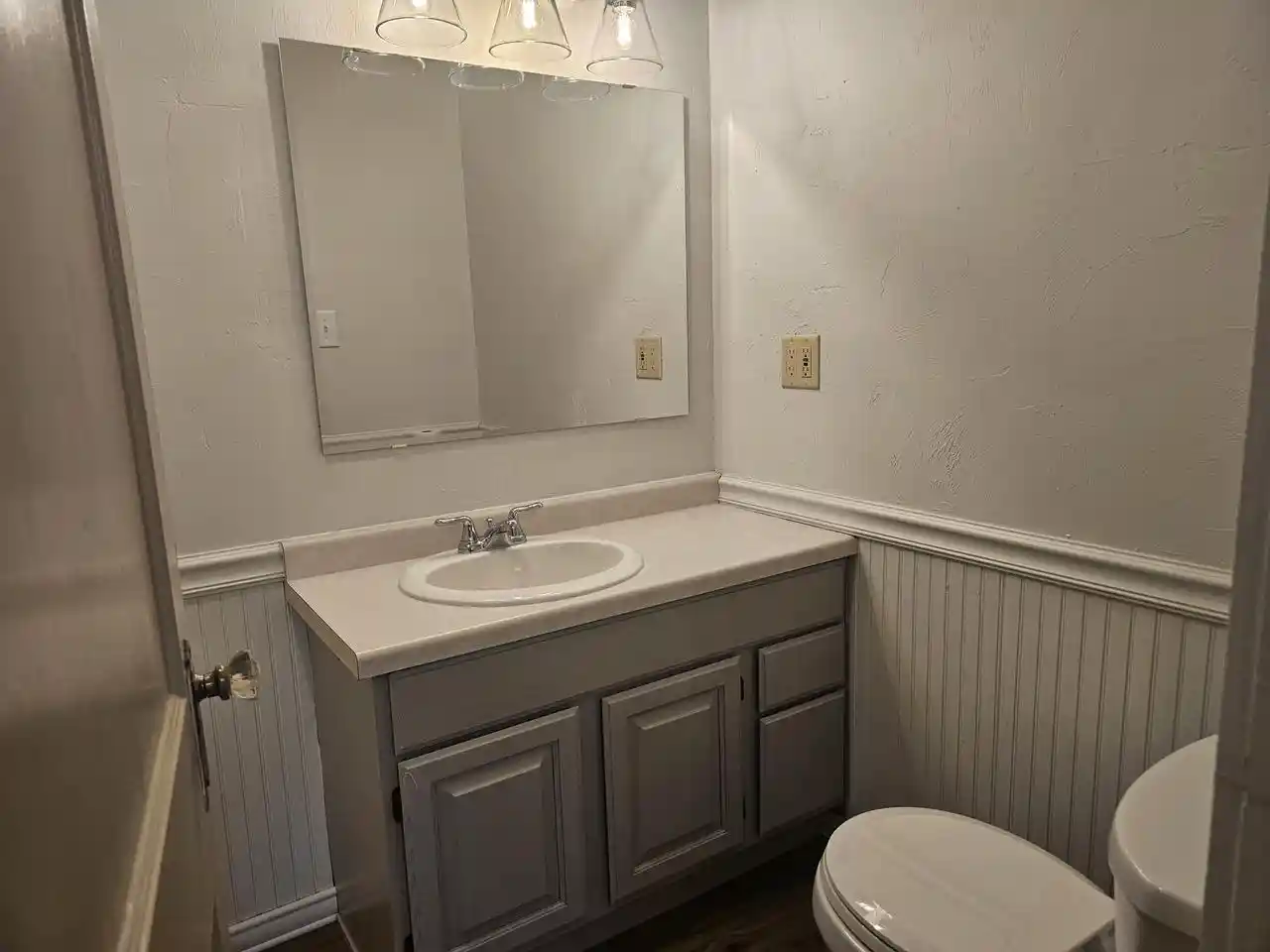 Photo 2 of Single family home for sale at 1720 Menasha Ave, Manitowoc, WI 54220 | MLS# 1981342 | Listing updated on 2026-09-24