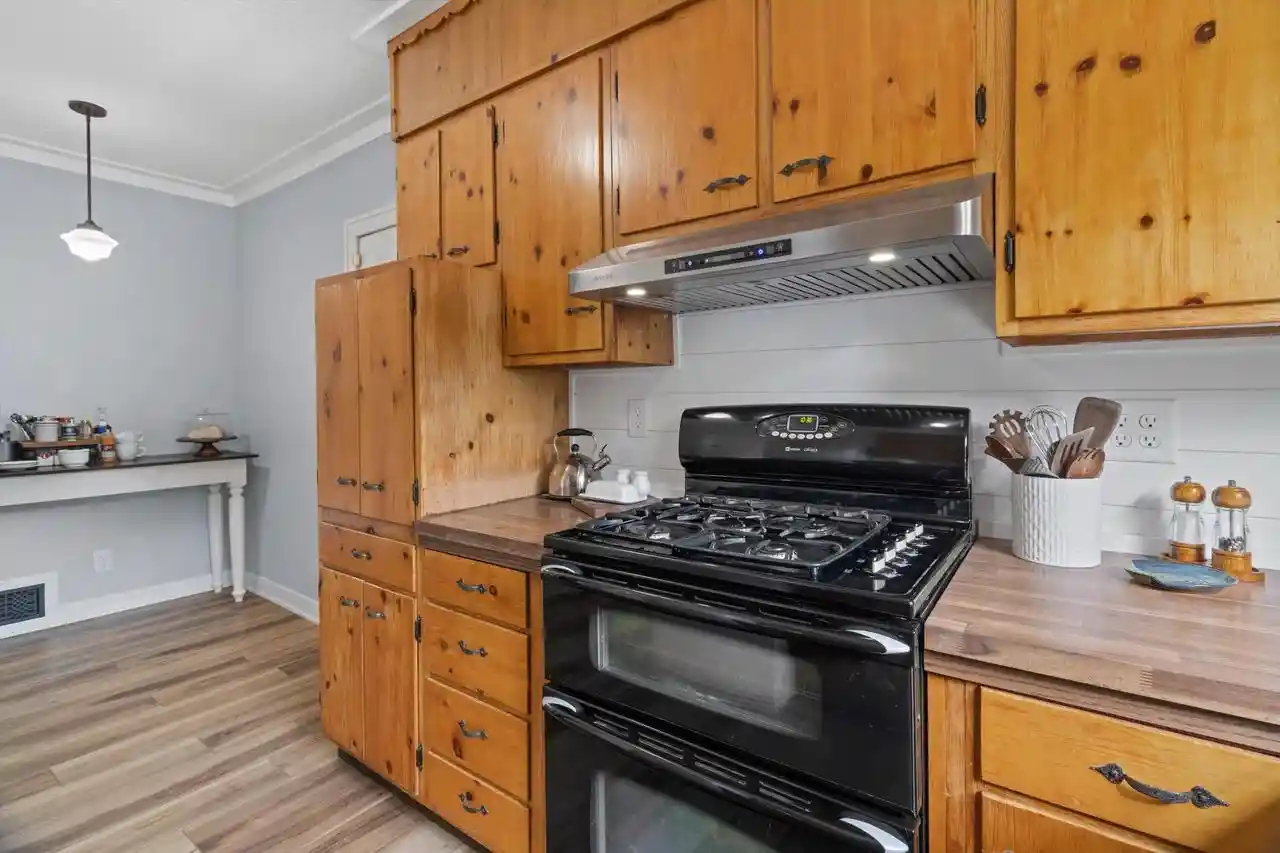 Photo 3 of Single family home for sale at 409 W Clark St, Jefferson, WI 53549 | MLS# 1981347 | Listing updated on 2026-10-04