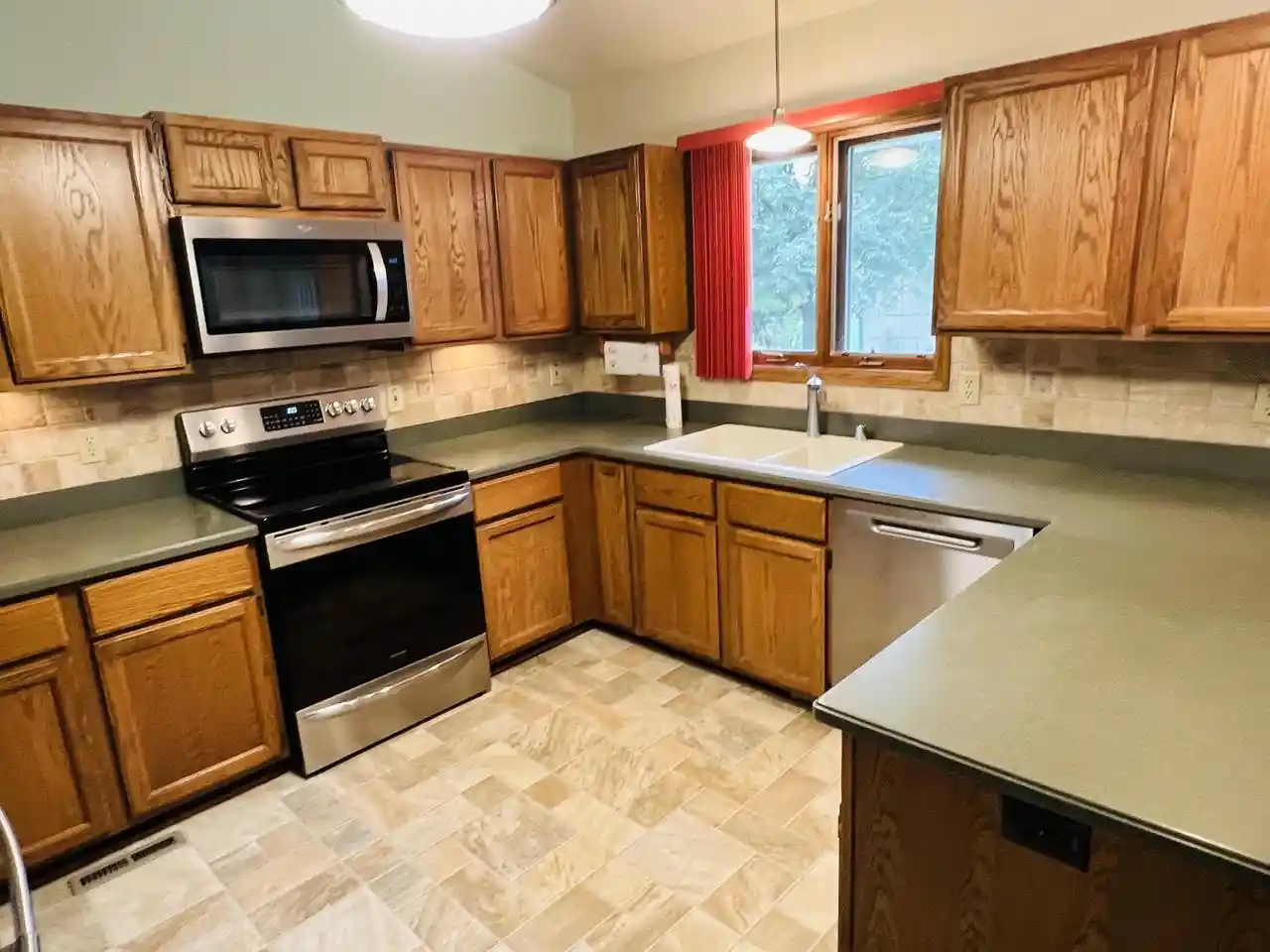 Photo 1 of Single family home for sale at 8815 S Castle Ct, Franklin, WI 53132 | MLS# 1981346 | Listing updated on 2026-09-22