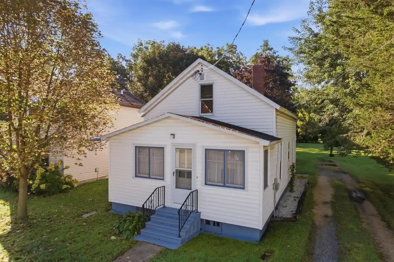 Photo 1 of Single family home for sale at 117 W Montgomery St, Sparta, WI 54656 | MLS# 1981349 | Listing updated on 2026-10-05