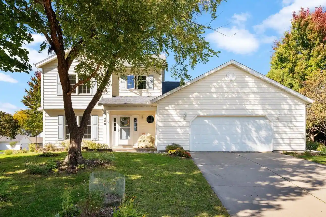 Single family home for sale at 400 St Andrews Ct, Waunakee, WI 53597 | MLS# 2033036
