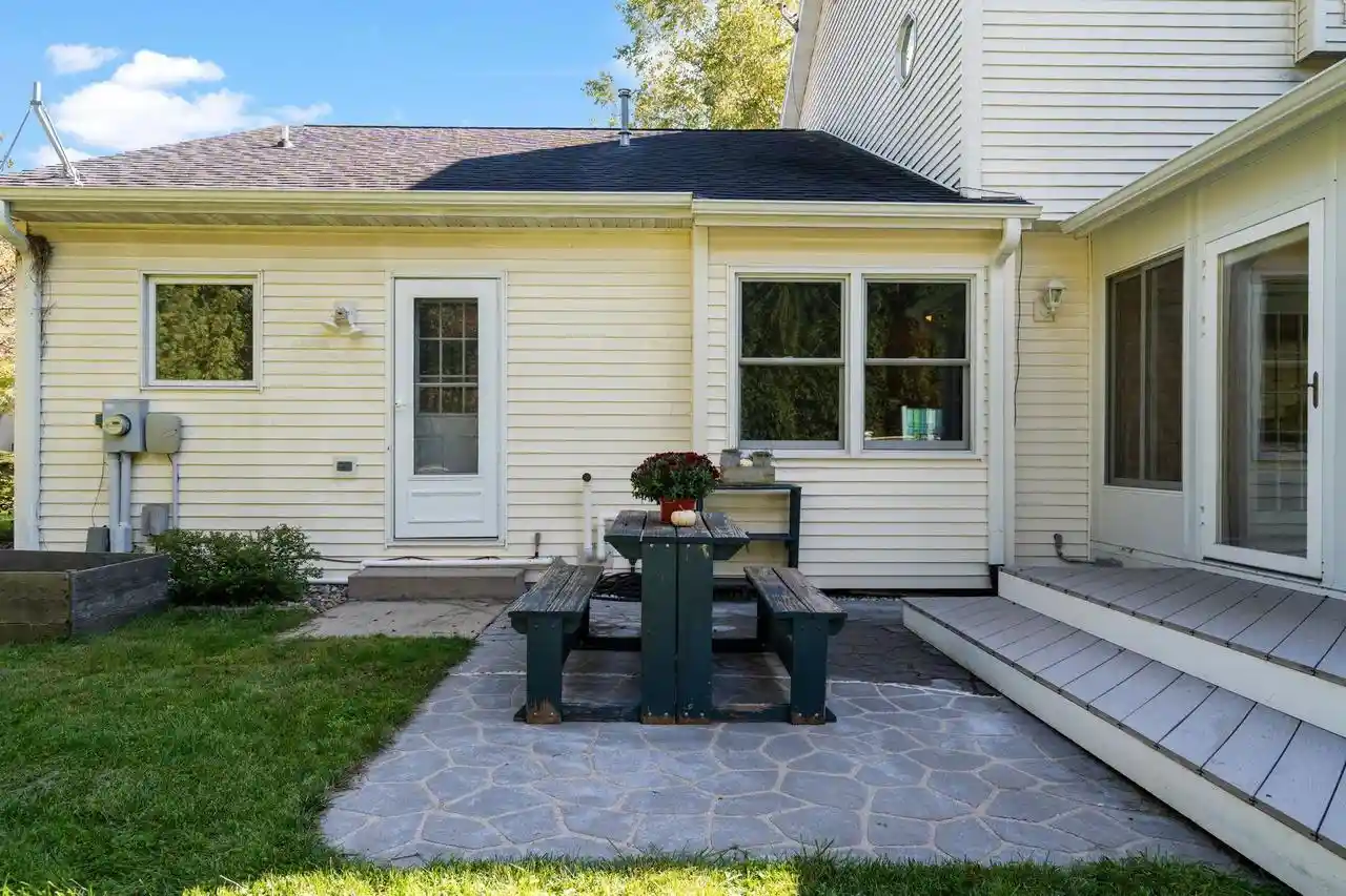 Photo 4 of Single family home for sale at 400 St Andrews Ct, Waunakee, WI 53597 | MLS# 2033036 | Listing updated on 2026-10-09