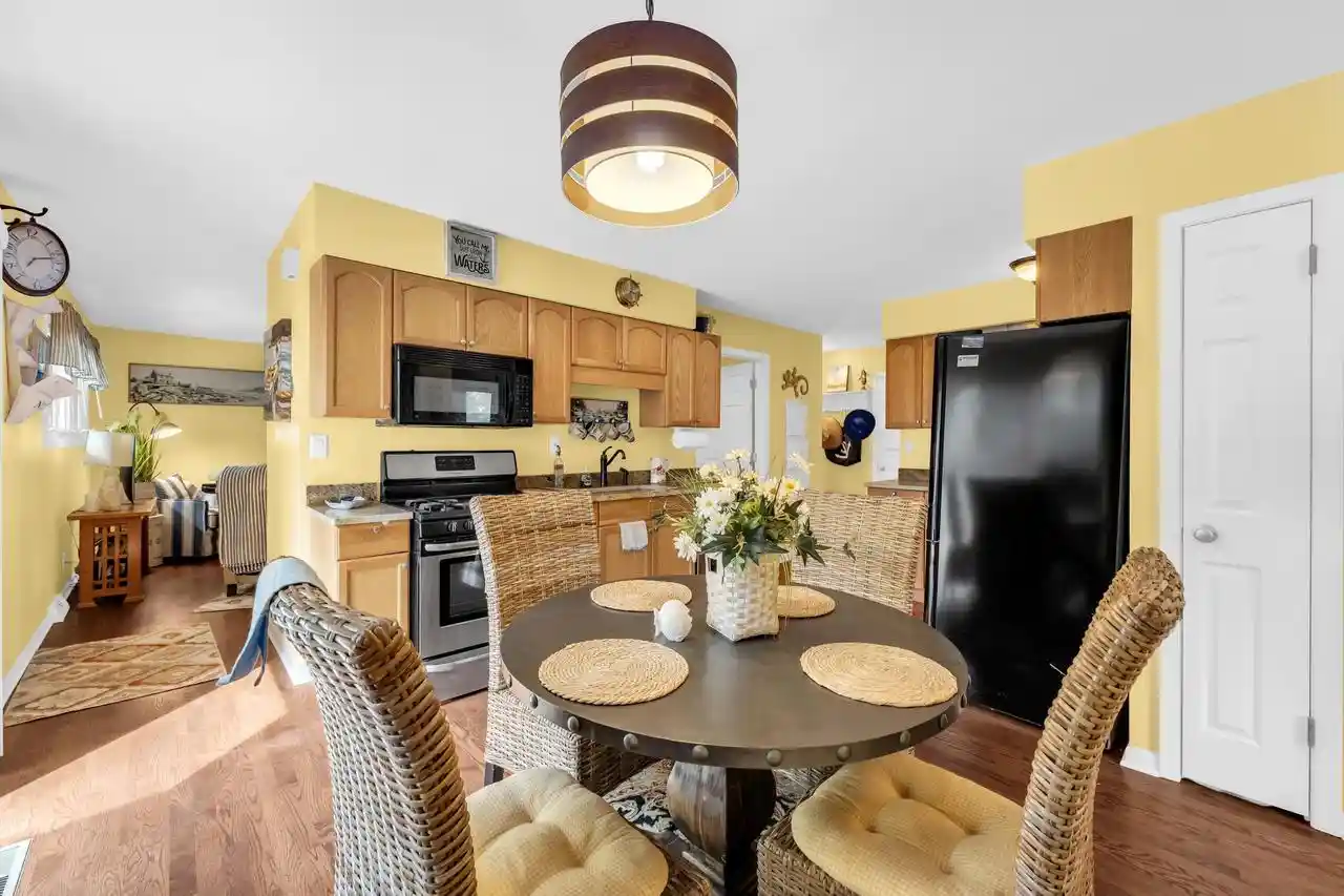 Photo 3 of Single family home for sale at 1115 Bonnie Brae Ln, Lake Geneva, WI 53147 | MLS# 1981373 | Listing updated on 2026-09-19