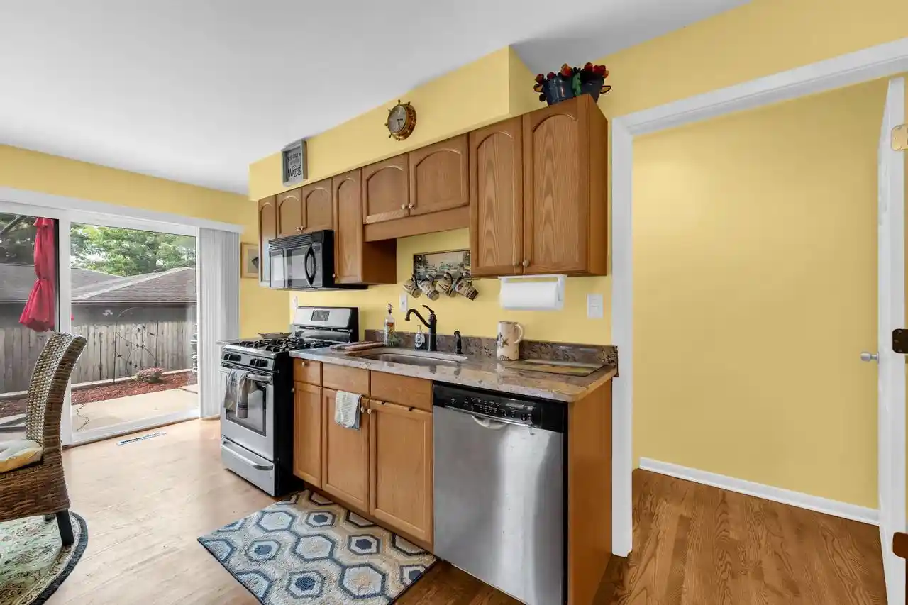 Photo 4 of Single family home for sale at 1115 Bonnie Brae Ln, Lake Geneva, WI 53147 | MLS# 1981373 | Listing updated on 2026-09-19