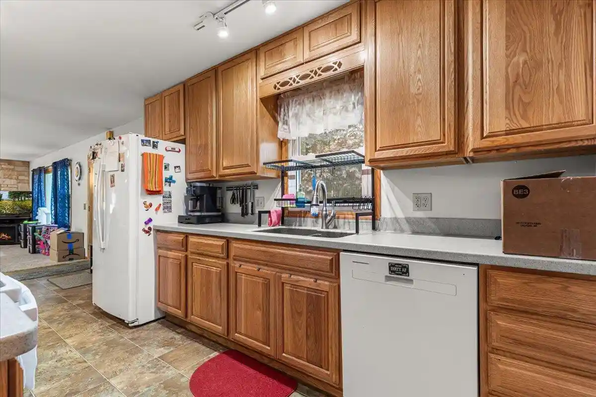 Photo 4 of Single family home for sale at 465 Neevel Ave, Waupun, WI 53963 | MLS# 1981377 | Listing updated on 2026-09-20