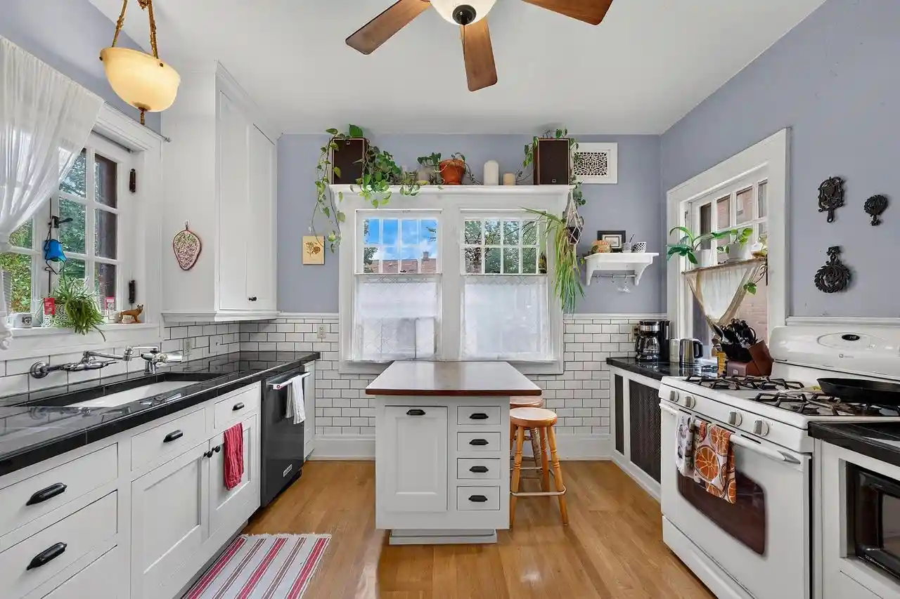 Photo 4 of Single family home for sale at 1202 S Layton Blvd, Milwaukee, WI 53215 | MLS# 1981379 | Listing updated on 2026-09-28