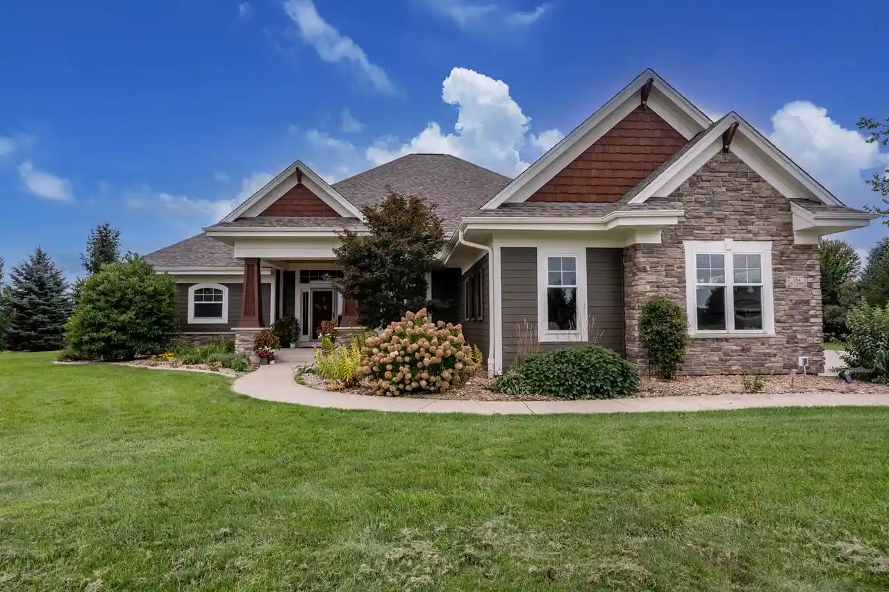 Single family home for sale at S84w33185 Brown Bear Ln, Mukwonago, WI 53149 | MLS# 1981380