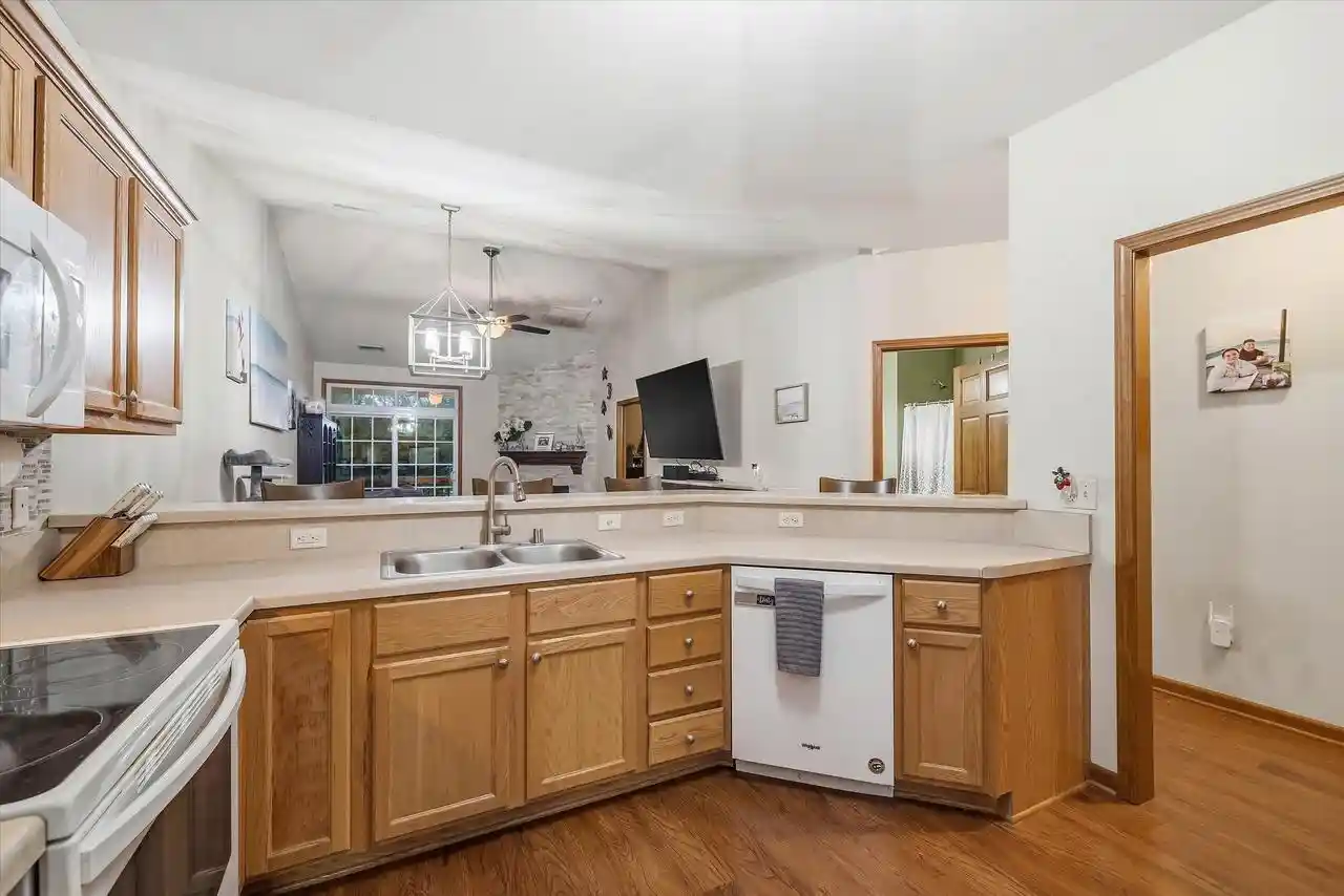 Photo 4 of Condo for sale at 752 Bridlewood Dr #2202D, Hartford, WI 53027 | MLS# 1981381 | Listing updated on 2026-10-10
