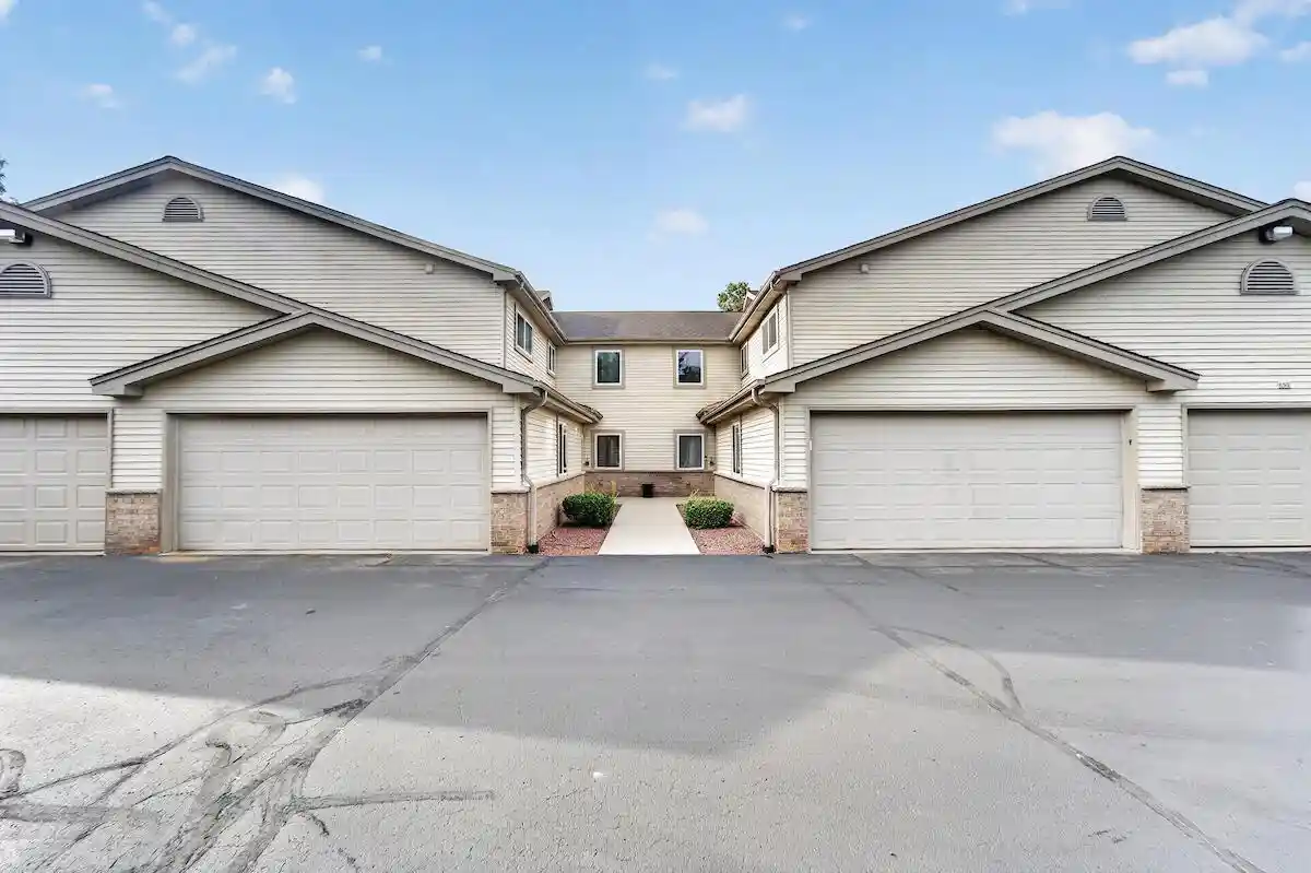 Photo 1 of Condo for sale at 850 Evergreen Dr #3, Hartford, WI 53027 | MLS# 1981385 | Listing updated on 2026-09-27