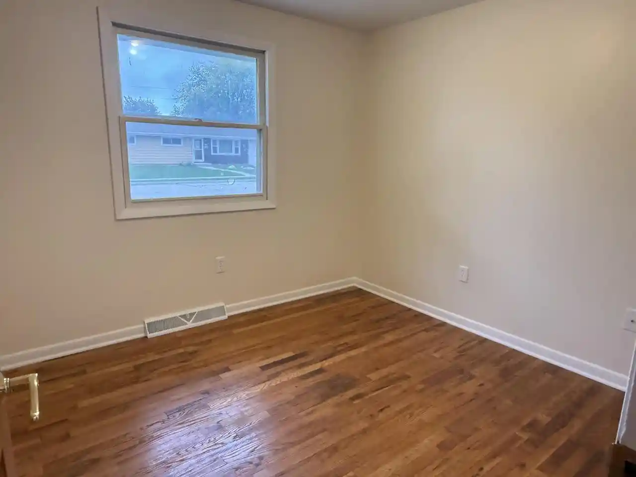 Photo 3 of Single family home for sale at 1714 N 26th Street, Sheboygan, WI 53081 | MLS# 1981387 | Listing updated on 2026-09-22