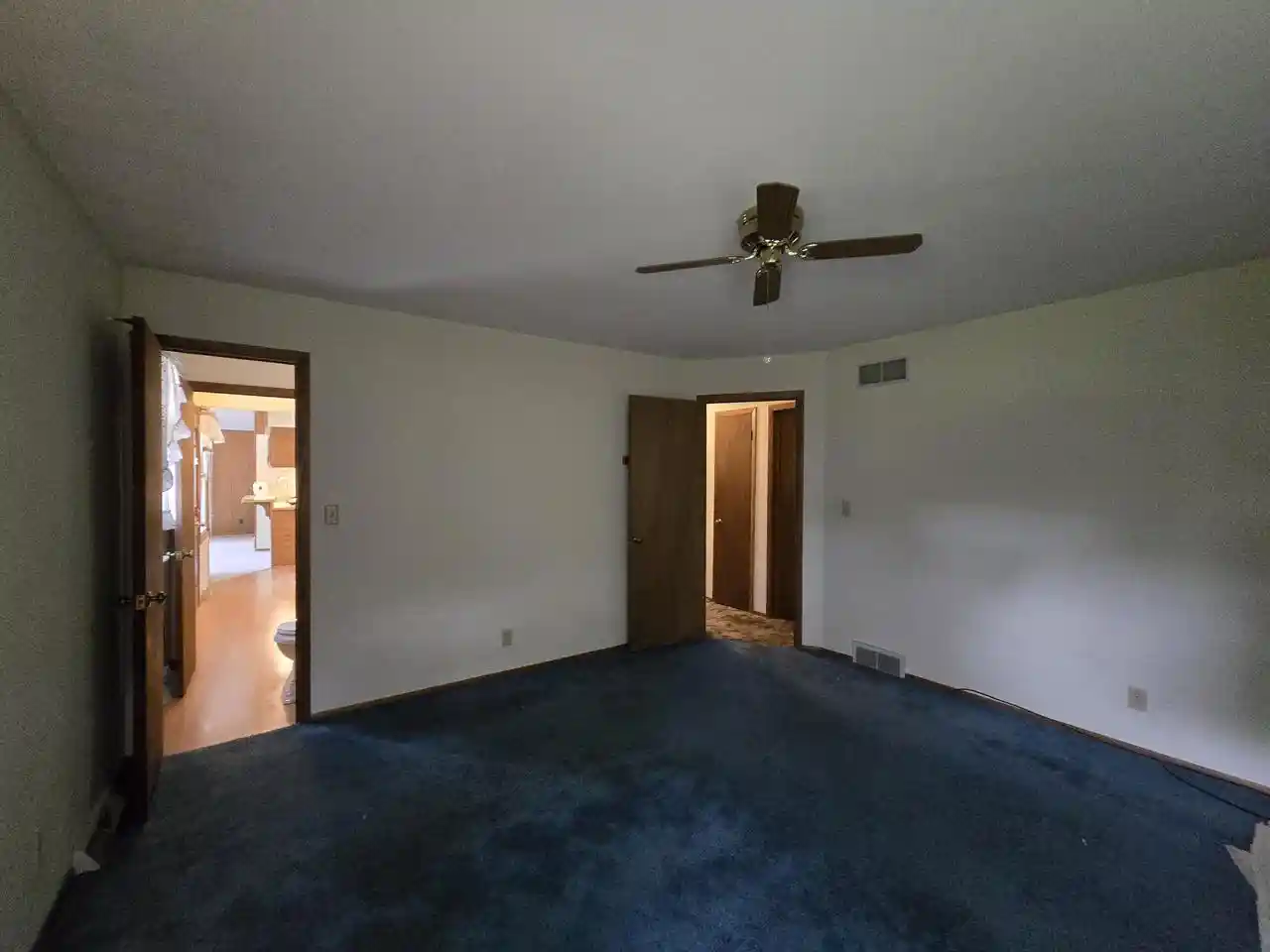 Photo 4 of Single family home for sale at 14800 W Fenway Dr, New Berlin, WI 53151 | MLS# 1981389 | Listing updated on 2026-09-25