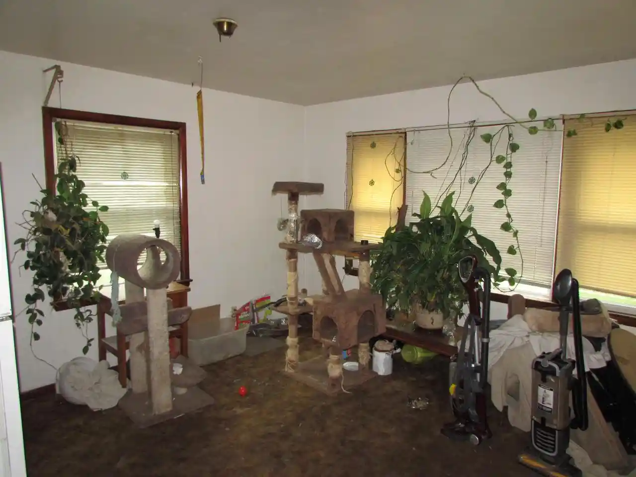 Photo 4 of Multi family home for sale at 5700 W Custer Ave, Milwaukee, WI 53218 | MLS# 1981392 | Listing updated on 2026-09-30