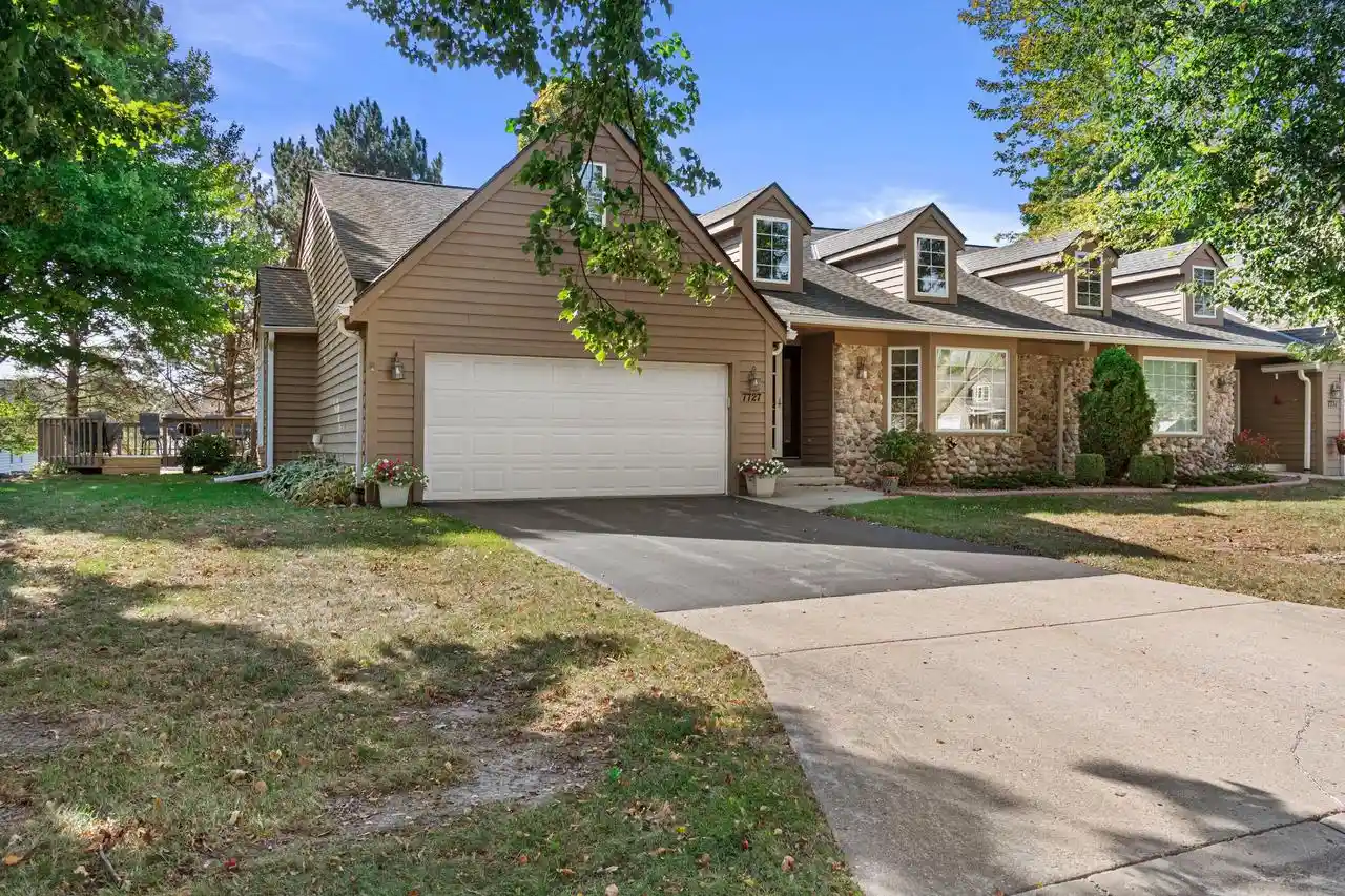 Photo 1 of Sale Pending at 7727 W Maple Ridge Ct, Franklin, WI 53132 | MLS# 1981396 | Listing updated on 2026-09-21