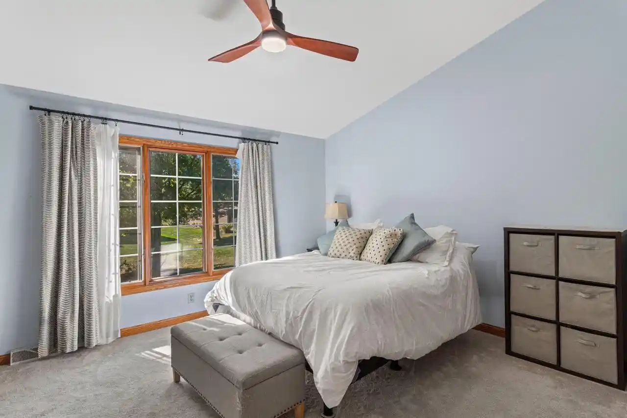 Photo 3 of Sale Pending at 7727 W Maple Ridge Ct, Franklin, WI 53132 | MLS# 1981396 | Listing updated on 2026-09-21