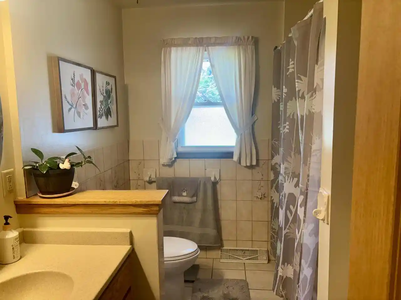 Photo 3 of Single family home for sale at 512 Westview Ave, Clinton, WI 53525 | MLS# 1981424 | Listing updated on 2026-09-20