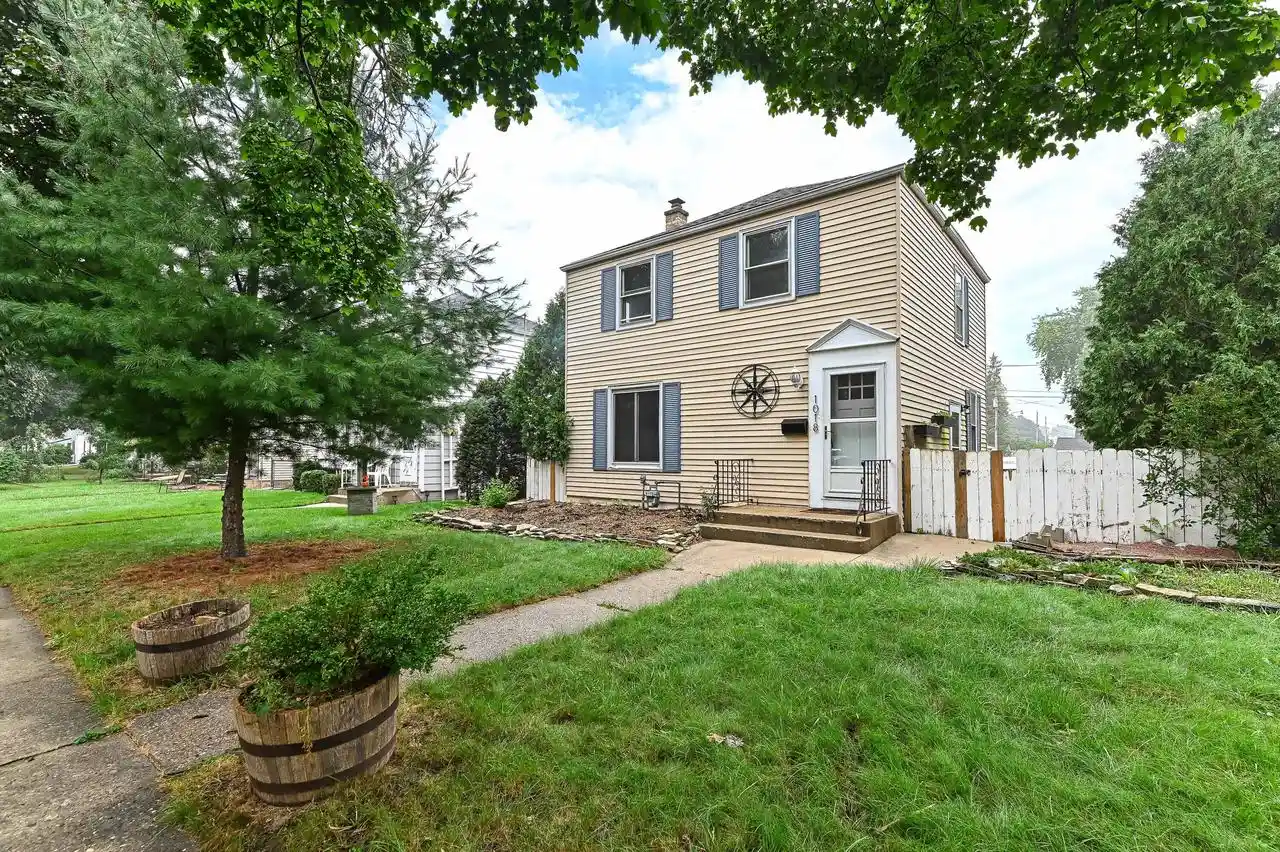 Photo 1 of Single family home for sale at 1018 E Wilbur Ave, Milwaukee, WI 53207 | MLS# 1981428 | Listing updated on 2026-10-21
