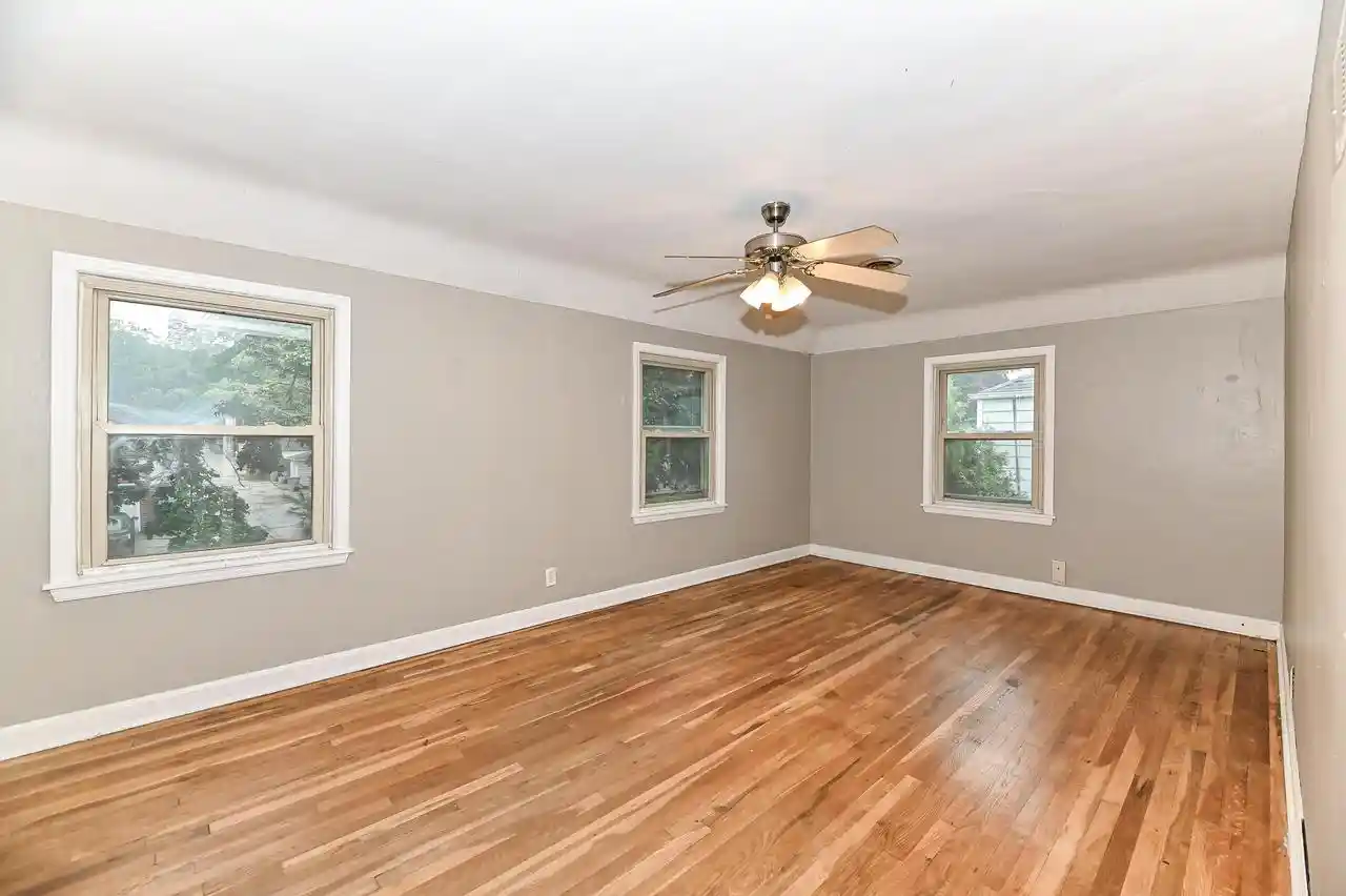 Photo 4 of Single family home for sale at 1018 E Wilbur Ave, Milwaukee, WI 53207 | MLS# 1981428 | Listing updated on 2026-10-21