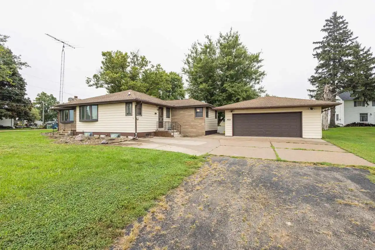 Photo 1 of Single family home for sale at 3610 N Percival St, Hazel Green, WI 53811 | MLS# 2033071 | Listing updated on 2026-10-13