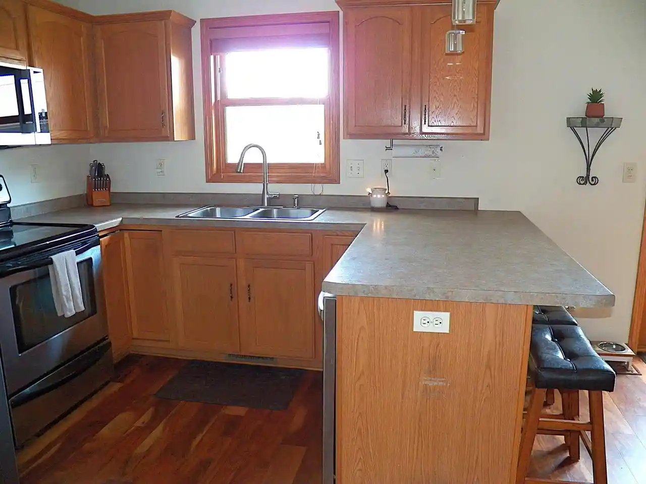 Photo 2 of Single family home for sale at 4502 Ridge Ct, Manitowoc, WI 54220 | MLS# 1981457 | Listing updated on 2026-10-07