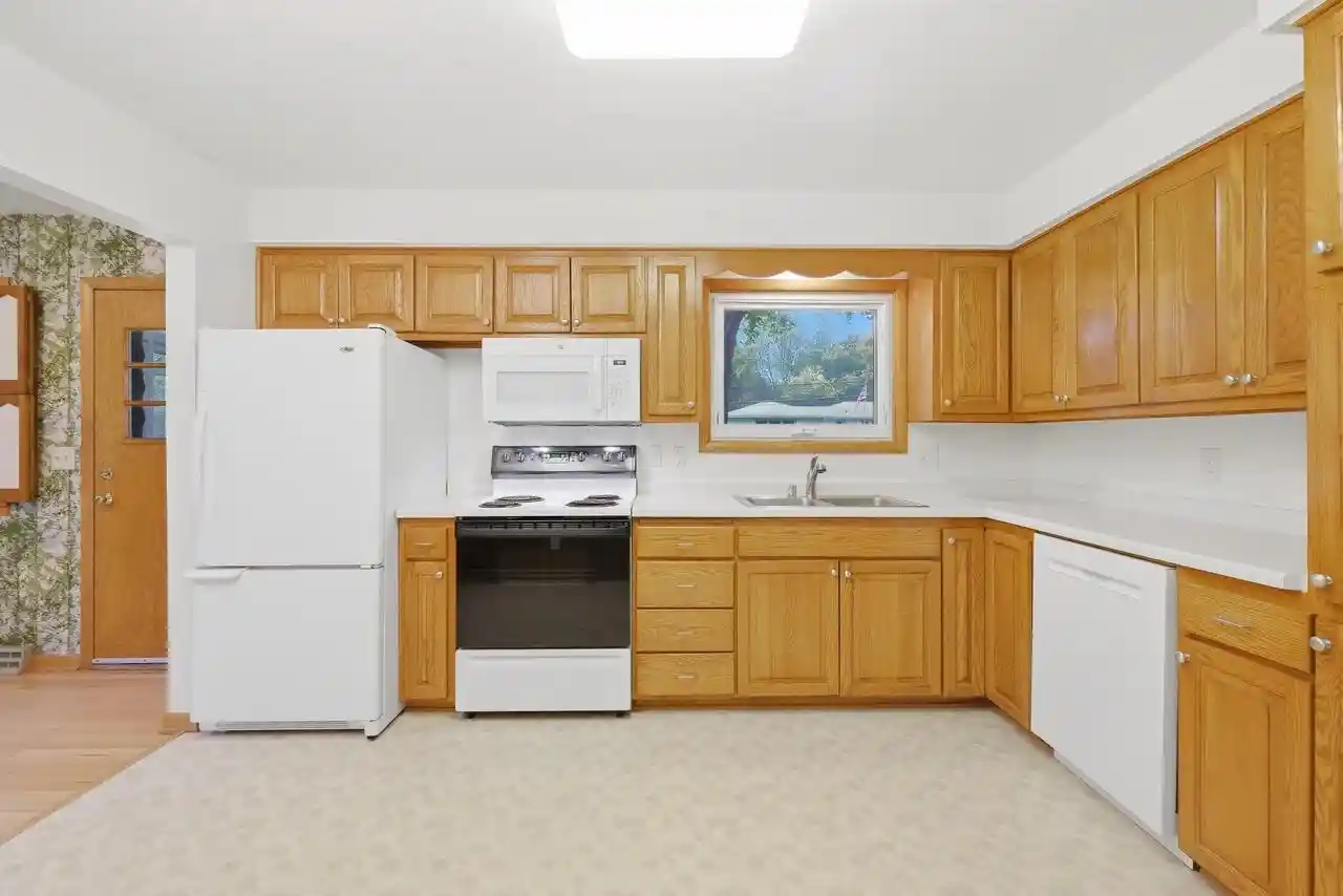 Photo 4 of Single family home for sale at 607 Hillcrest Dr, Oregon, WI 53575 | MLS# 2033085 | Listing updated on 2026-10-02