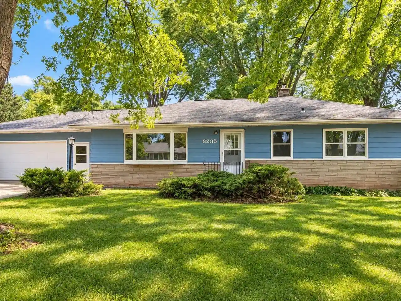 Photo 1 of Single family home for sale at 3235 N Morrison St, Appleton, WI 54911 | MLS# 50332976 | Listing updated on 2026-09-21