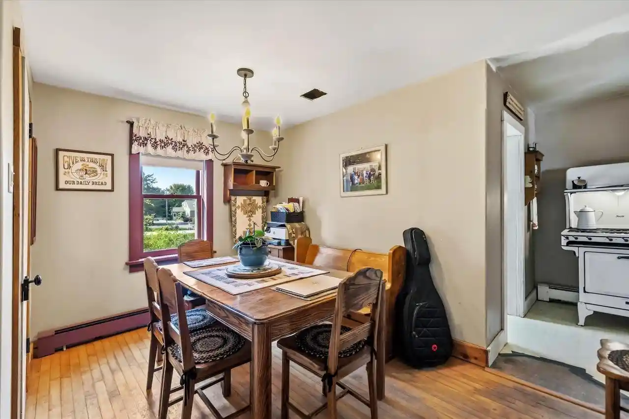 Photo 3 of Single family home for sale at 7207 County Hwy V, Caledonia, WI 53108 | MLS# 2033088 | Listing updated on 2026-09-21