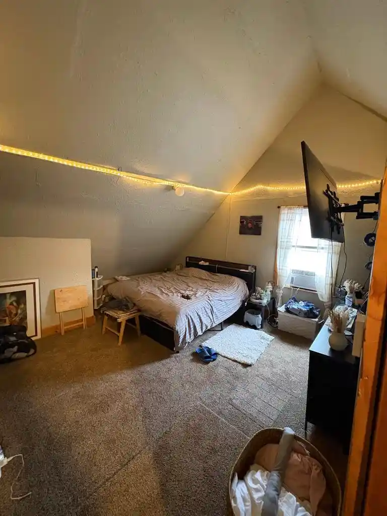 Listing Photo 2 - Condo for sale in building located at 2565 N Weil St, Milwaukee, WI 53212